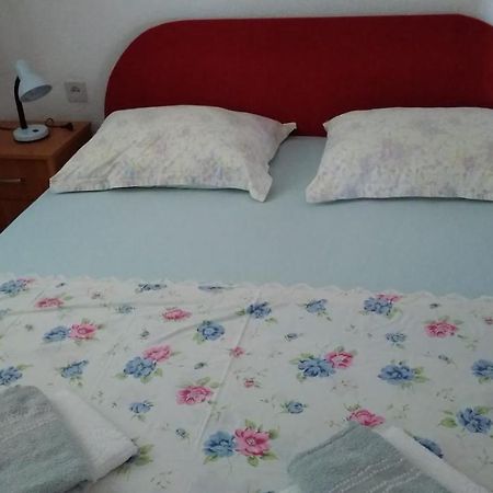 Apartment For 6 In Makarska Centar Eksteriør billede