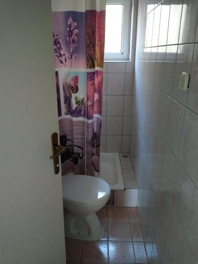 Apartment For 6 In Makarska Centar Eksteriør billede