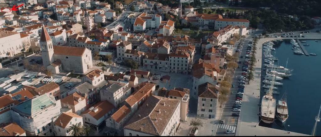 Apartment For 6 In Makarska Centar Eksteriør billede