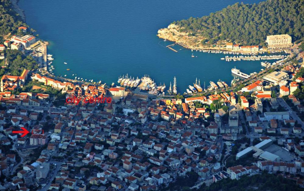 Apartment For 6 In Makarska Centar Eksteriør billede